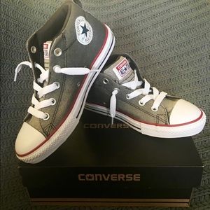 CONVERSE STREET MID• YOUTH 3.5 Boy or Girl